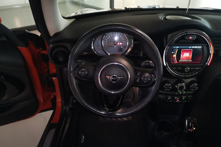 MINI 2018款 1.5T ONE PLUS中控内饰13