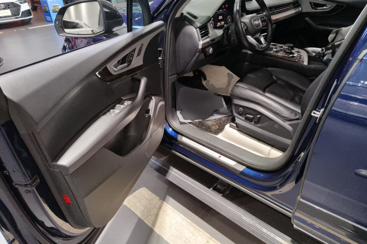 奥迪Q7 2018款 45 TFSI 技术型中控内饰7003