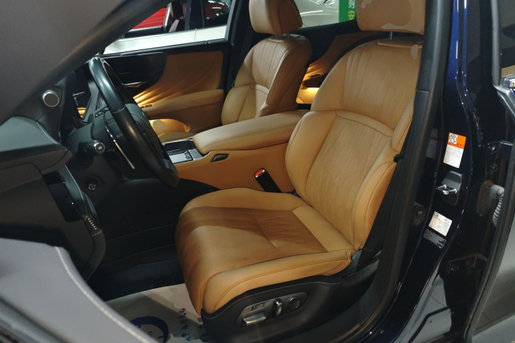 雷克萨斯LS 2021款 500h 豪华版中控内饰19