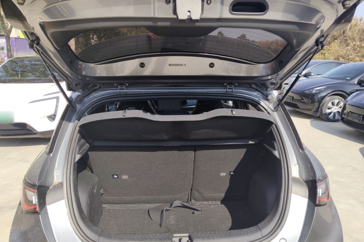 比亚迪 海豚 2023款 420km 时尚版机舱底盘23