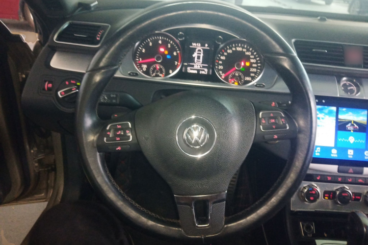 一汽-大众CC 2016款 1.8TSI 尊贵型中控内饰13