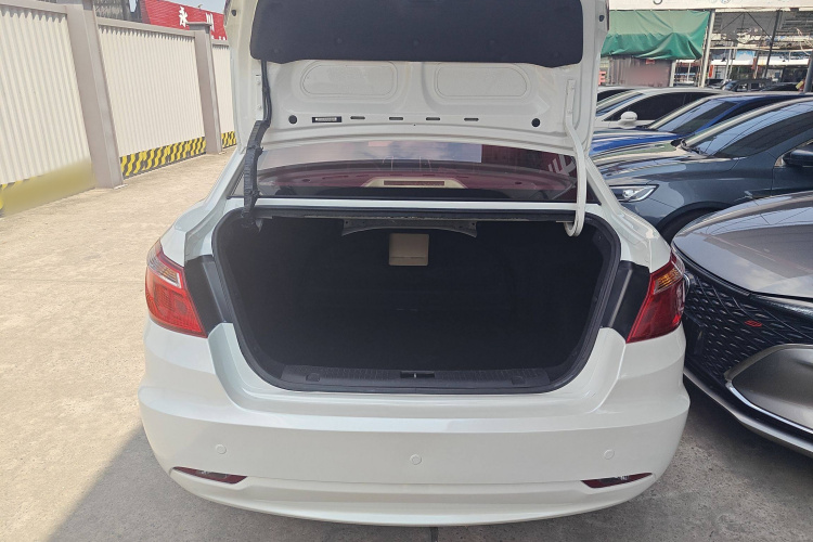 长安 逸动 2015款 1.6L 自动豪华型机舱底盘23