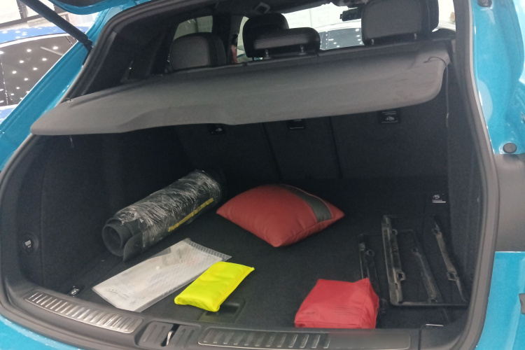 保时捷 2021款 Macan S 3.0T机舱底盘23