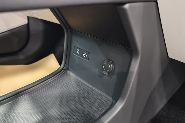 岚图汽车 岚图知音 2024款 长续航智享版中控内饰7007