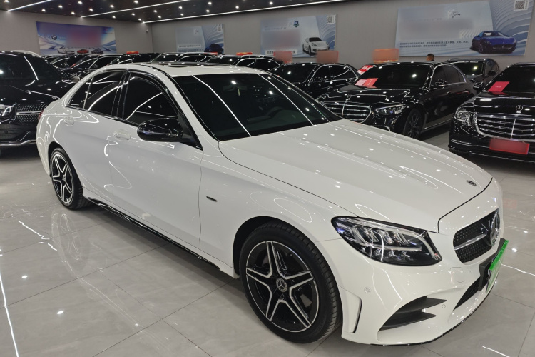 奔驰C级 2021款 C 260 星耀臻藏版车身外观3