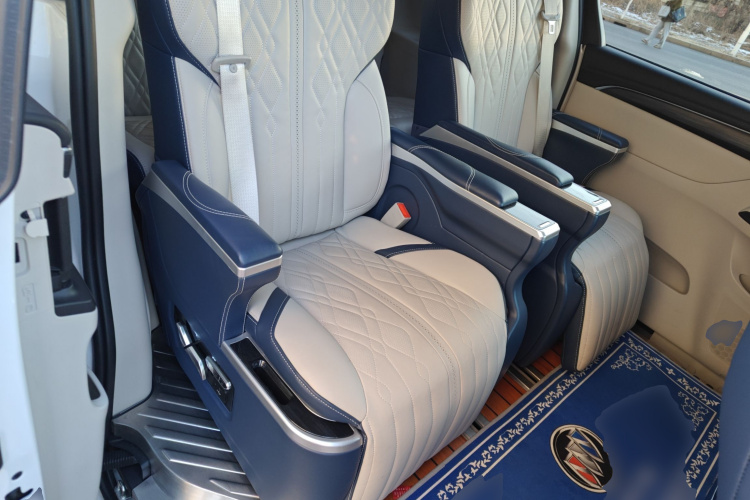 别克GL8 2023款 ES陆尊 舒适型中控内饰21