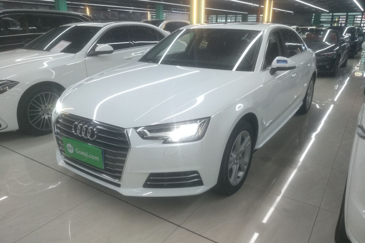 奥迪A4L 2018款 30周年年型 40 TFSI 进取型车身外观1