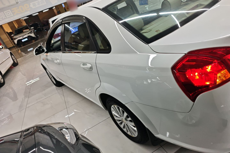 别克 凯越 2015款 1.5L 自动经典型车身外观4