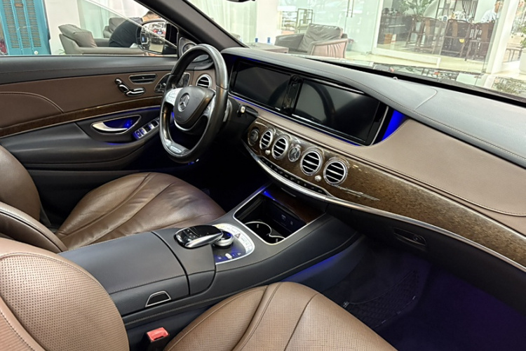 奔驰S级 2014款 S 320 L 商务型中控内饰7013