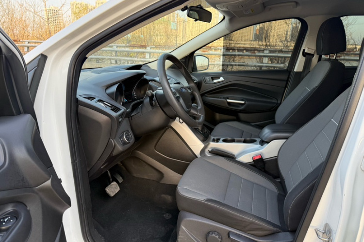 福特 翼虎 2015款 1.5L GTDi 两驱舒适型中控内饰7003