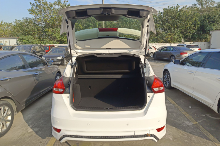 福特 福克斯 2017款 两厢 EcoBoost 125 自动超能风尚型智行版局部细节23