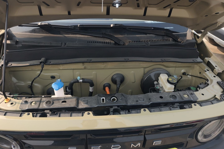 吉利银河 2024款 200km 熊猫骑士机舱底盘24