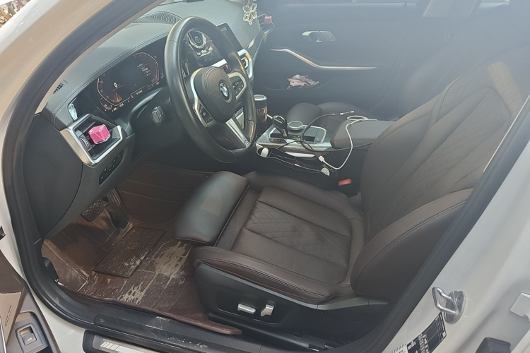 宝马3系 2022款 改款 325Li M运动曜夜套装局部细节19