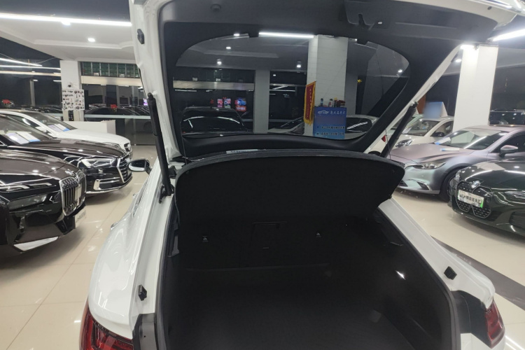 一汽-大众CC 2024款 380TSI 夺目版机舱底盘23