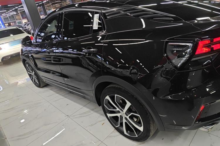 领克05 2020款 2.0TD 四驱劲Halo车身外观4