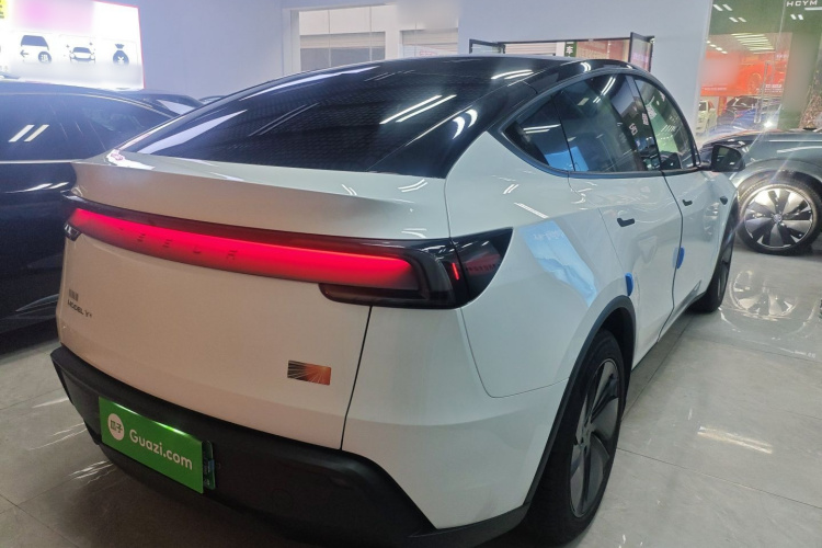 特斯拉 Model Y 2025款 长续航全轮驱动版车身外观6005