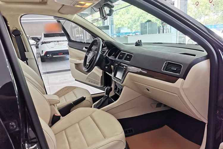 大众 朗逸 2015款 1.6L 自动舒适版中控内饰7006