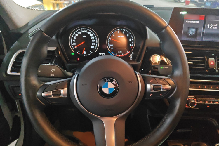 宝马1系 2021款 改款 120i M运动曜夜版局部细节13