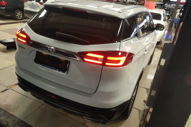 吉利汽车 博越 2018款 1.8TD 自动两驱智联型4G互联版车身外观7