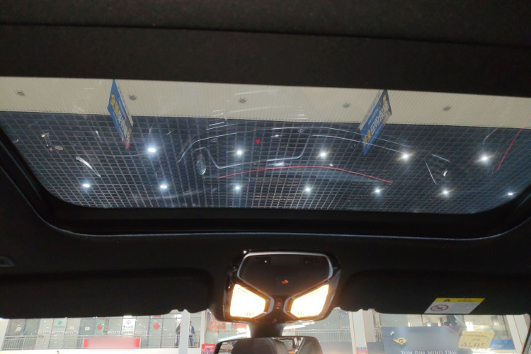 宝马7系 2018款 730Li 领先型 M运动套装中控内饰22