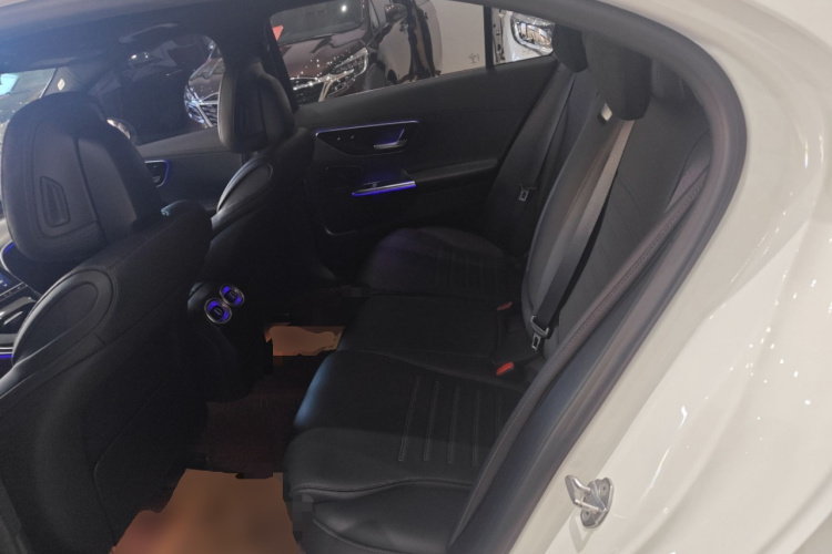 奔驰C级 2022款 C 260 L 运动版中控内饰21