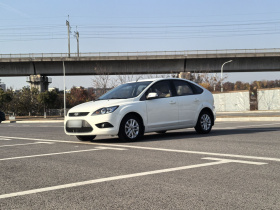 福特 福克斯 2013款 两厢经典 1.8L 自动基本型