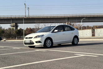 福特 福克斯 2013款 两厢经典 1.8L 自动基本型