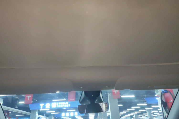 特斯拉 Model Y 2022款 长续航全轮驱动版中控内饰22