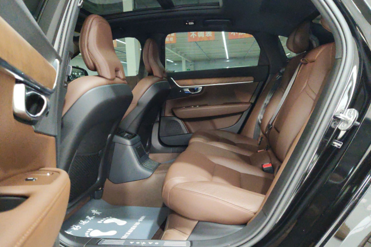 沃尔沃S90新能源 2024款 插电式混动 四驱长续航智逸豪华版中控内饰21