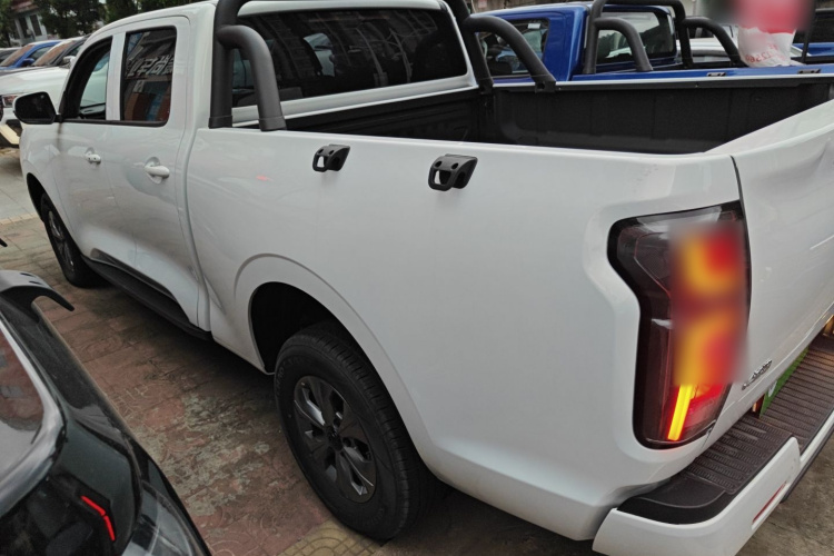 长城 炮 2024款 2.4T商用版自动柴油四驱精英型车身外观4