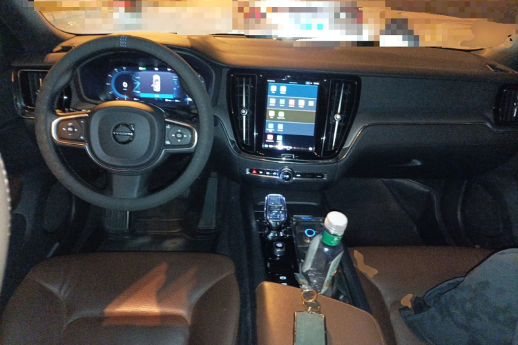 沃尔沃S60 2024款 B4 智逸豪华版中控内饰12