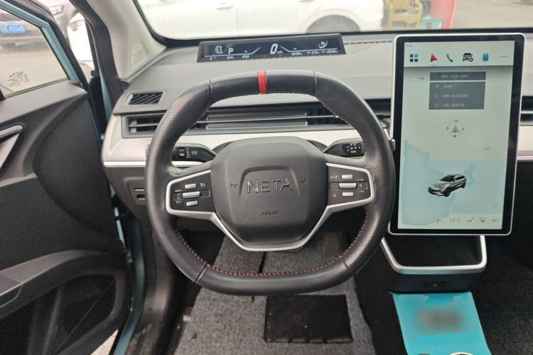 哪吒汽车 哪吒V 2022款 潮 400 Lite中控内饰13