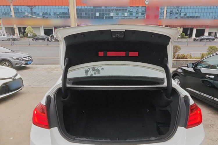 宝马3系 2015款 320Li 超悦版时尚型局部细节23