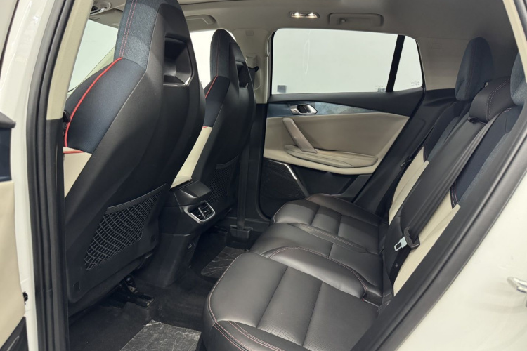 领克06 2020款 1.5T 耀Halo中控内饰7002