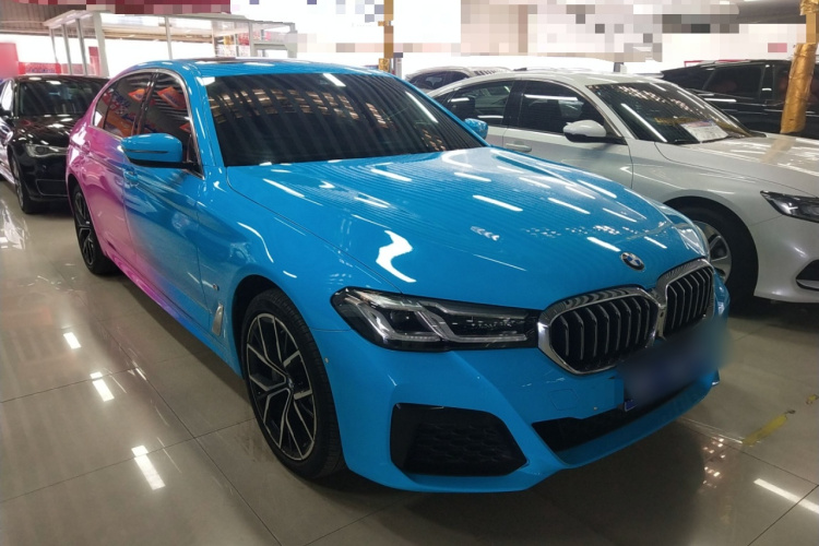 宝马5系 2022款 改款二 530Li 尊享型 M运动套装车身外观3