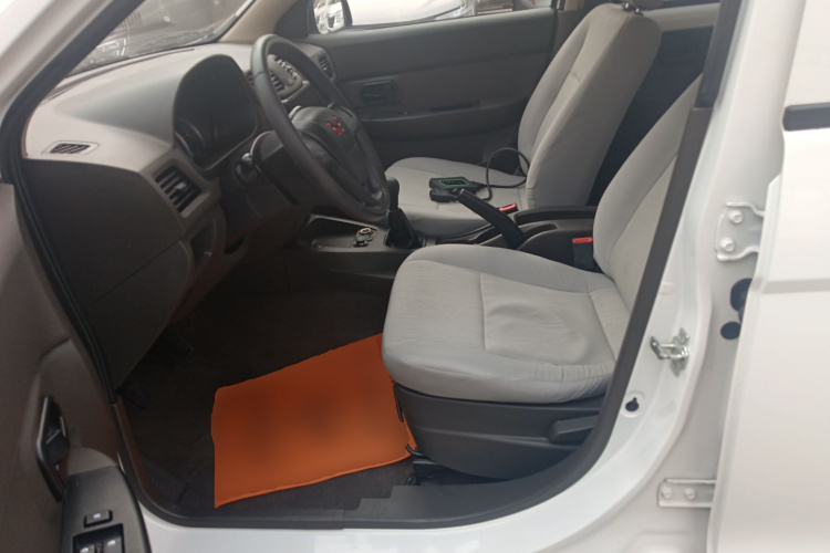 五菱汽车 五菱宏光 2020款 1.2L S基本型国VI LSI中控内饰19