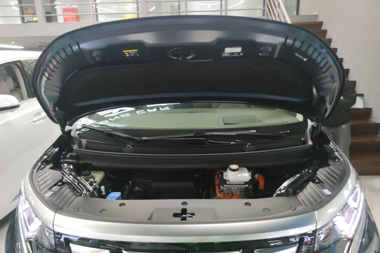 腾势D9 2022款 DM-i 970 四驱旗舰型局部细节24