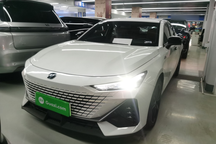 长安UNI-V 智电iDD 2023款  智电iDD 1.5T 113km智趣型（飞快版）车身外观2