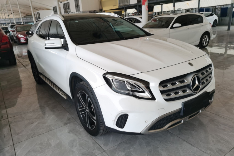 奔驰GLA 2018款 GLA 200 时尚型车身外观3