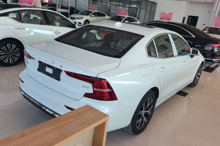 沃尔沃S60 2026款 B4 智逸豪华版车身外观6003