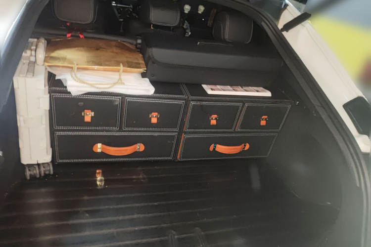 奔驰GLC轿跑 2018款 GLC 260 4MATIC 轿跑SUV中控内饰23