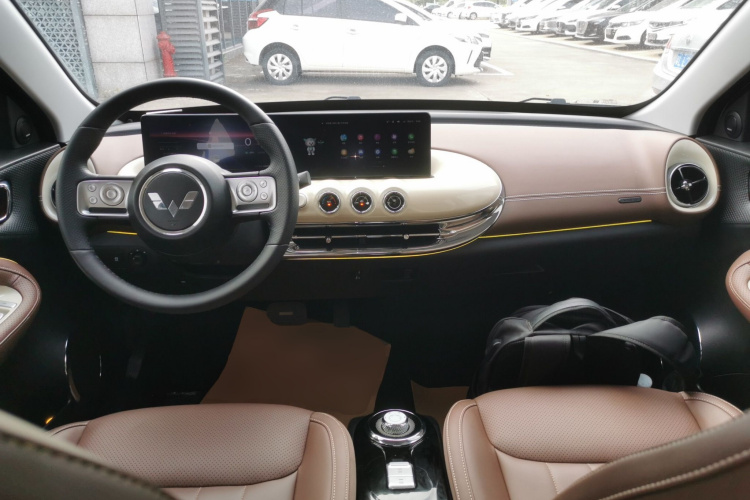 五菱汽车 五菱缤果 2023款 333km 灵犀互联+款中控内饰12