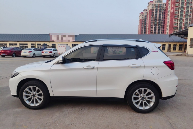 哈弗H2 2017款 红标 1.5T 手动两驱豪华型车身外观6007