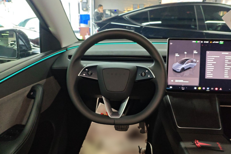 特斯拉 Model Y 2025款 后轮驱动 首发版中控内饰13