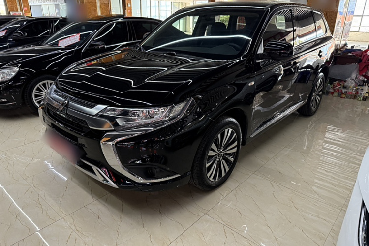 三菱 欧蓝德 2021款 2.0L 两驱畅行版 5座车身外观6005