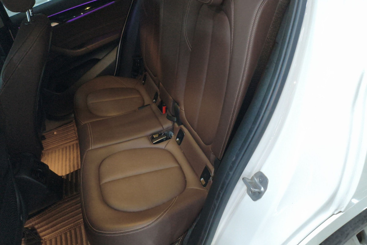 宝马X2 2021款 改款 sDrive25i M运动套装中控内饰7004