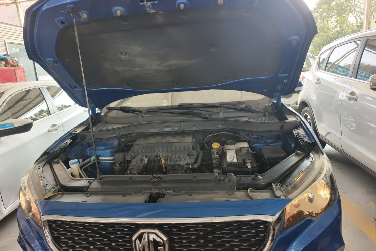 名爵ZS 2017款 1.5L 手动舒适版机舱底盘24