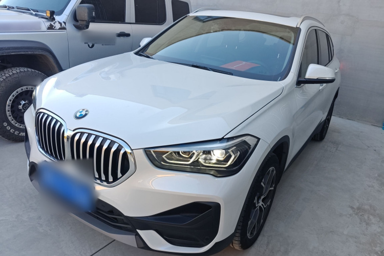 宝马X1 2022款 sDrive25Li 领先型车身外观1