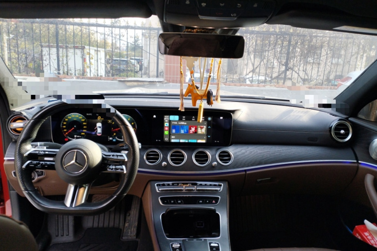 奔驰E级(进口) 2021款 改款 E 300 运动版中控内饰12