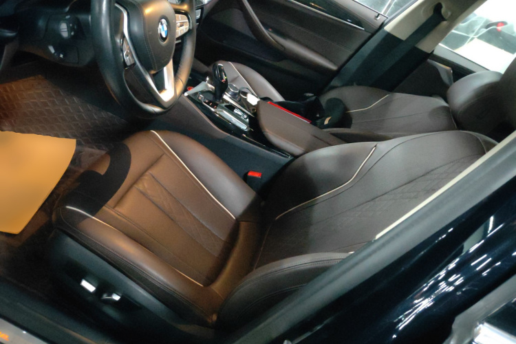 宝马5系 2022款 改款 525Li 豪华套装局部细节19